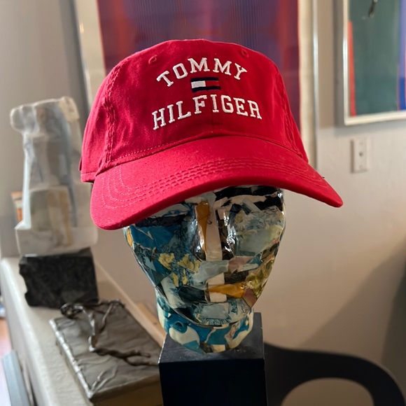 Tommy Hilfiger Baseball Cap - Picture 1 of 6